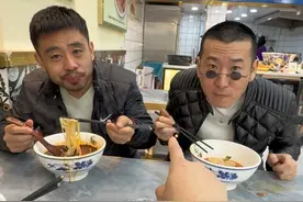 有朋自远方来，逛逛西湖 #酱式vlog #坦克500