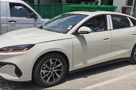 车就不用我说了，暖色烟茶#海豹06  #都是好车 #比亚迪