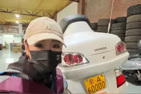 今天带你们看看京A88888大哥的库房里，还有什么宝贝🤭@丰驰园 #爱机车爱生活 #每个男人都有一个机车梦 #金翼 #摩托艇 #经典摩托车