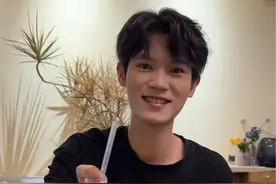 他总是把最好的都留给我 你在我心里的位置是任何人都代替不了的#情侣日常 #恋爱日常 #甜甜的恋爱视频封面