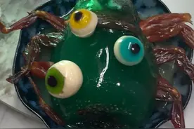 克苏鲁变异巨蛋，其实这是一道甜品 #七日世界正式上线 #猎奇美食