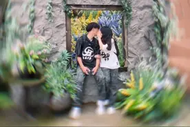 约会当然要带电灯泡啦 不然秀给谁看#电灯泡的日常视频封面