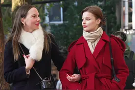 周末松弛感拉满的上海街头#上海街拍 #时尚 #歪果仁 #松弛感穿搭视频封面