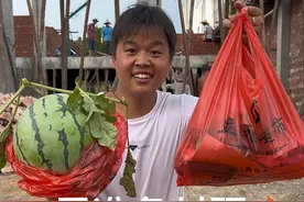 一层准备封顶啦🔥 建房不仅是一份物质上的成果，更是一份精神的寄托，每一步都充满了汗水和故事……为生活加油！#记录农村美好瞬间 #记录农村真实生活视频封面