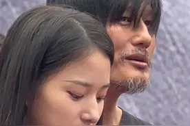 娱乐圈最“神秘”的微笑必须来自我们尹哥，一笑可正可邪#尹子维