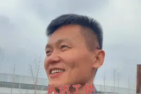 遇见你的那一刻，时间都变得温柔。今生的幸运如繁星，而你是最耀眼的那颗。走过的每一条街道，看过的每一次落日，因为有你都变得意义非凡。来生，我要带着今生的记忆，穿越茫茫人海，第一时间找到你，再也不松开你的手……#男生不再错过你 #一场相遇一生铭记 @抖音小助手