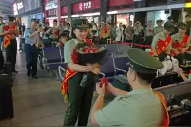 #退伍季最美瞬间 #兵哥哥求婚 #有情人终成眷视频封面