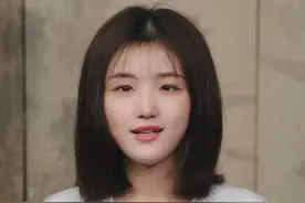 这片流落海外的甲骨，是目前发现的唯一刻有甲骨文的虎骨！#甲骨文 #文物 #历史故事视频封面