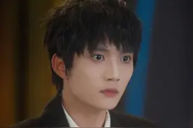 她来了她来了 她带着她的一米大🔪来了 #夫人她专治不服 #王培延 #李柯以 #短剧一夏爽到底 #为夺公司嫁第一纨绔