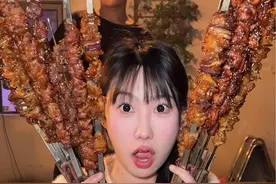 随机数大作战！东北大串篇 老板居然直言吃完下跪？居然…#妈呀太香了 #烧烤#大油边 #大口吃肉 #宫后视频封面