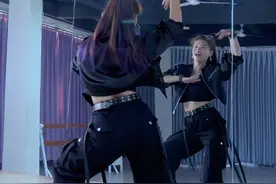 #科目三   完整版来喽，广场上一起来打卡❤️❤️❤️#丝滑小连招 #背面演示 #科目三舞蹈 #广场舞 @抖音短视频