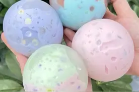 酸奶球捏捏敲过瘾 姐姐给我做的酸奶系列捏捏满满的果肉大大的满足#捏捏 #捏捏乐 #解压 #大人也要玩玩具 #手作球