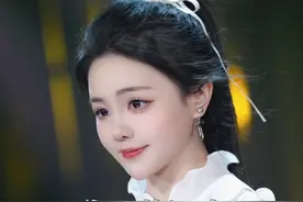 我立马千山外，听风唱着天籁#我从草原来 #凤凰传奇 #我从草原来翻唱版 #唱歌