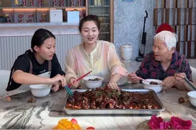 00后 女保姆 自制 香辣猪蹄 小红今天做的香辣猪蹄，很好吃。#记录真实生活 #日常vlog #美食