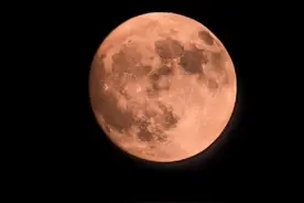 超级月亮拍摄技巧 原来手机就能拍超级月亮，简单易学#手机摄影 #拍摄技巧 #月亮 #月全食与超级月亮同时出现 #拍月亮