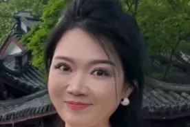 挑战在杭州和外地特意过来的粉丝碰拳是什么样的体验 #碰拳惊喜挑战#治愈系笑容#无心治愈#内容启发搜索 #把生活拍成电影