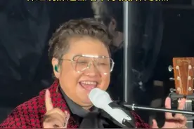 薛之谦将成为韩红演唱会的嘉宾，韩红说唱不好换林俊杰 #韩红说薛之谦唱不好就换林俊杰 #韩红抖音音乐现场  #抖音春日绽放季  #缪斯园游季 韩红老师：“各位我的演唱会主办是薛之谦 是他帮我完成我的梦想”她说薛之谦会担任成都演唱会的嘉宾，唱不好就换#林俊杰视频封面