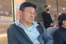 岂能尽如人意？但求无愧于心！近期因嗨球少年18万元退队费而登上风口浪尖的曼城名宿孙继海，连续在现场观看了青岛海牛主场与北京国安、客场与辽宁铁人的比赛。#青岛足球 #青岛海牛 #孙继海 #北京国安 #辽宁铁人视频封面