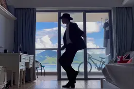 #舞蹈  #风迎 #ALonelyNight 如果帅到你我只能说sorry……