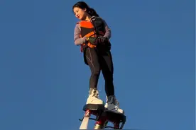 水上飞人女教练 生而自由 爱而无畏！#水上飞人诗晨 #水上飞人#自由是灵魂的氧气视频封面