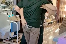 #意想不到的 老婆生病卧床八年半 老公放下自己一切事情。放下自己的工作。陪伴身边细心照顾和锻炼。老婆回报老公创造生命奇迹。视频封面