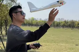 手抛飞机新改法，没想到如此好飞！ #手抛机改装 #航模 #DIY视频封面