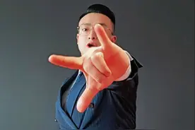 快船VS勇士 NBA常规赛收官之战中，快船加时险胜勇士锁定西部第五。登峰造极！哈登加时赛天神下凡，快船硬刚勇士逆天改命！#快船加时险胜勇士 #哈登加时赛关键后撤步三分 #哈登 #快船 #东方红🔥视频封面