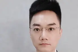 被实锤了！教授被曝性骚扰，中国人民大学最新回应！#中国人民大学#性骚扰视频封面