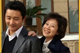 亚平爸去世在家里设灵堂#双面胶 #影视解说 #好剧推荐 #海清视频封面