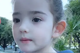 虽然是混血儿 但我是中国人 #爸爸带娃 #混血儿 #骗你生女儿 #这是我生的哈基米 #人类幼崽越养越上头视频封面