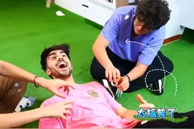 外国综艺之挠痒痒大挑战！爆笑上演！ 太搞笑了了这个综艺节目！