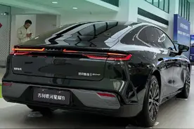 C级车卷王，帕拉梅拉平替？吉利银河星耀8和比亚迪汉你会选谁？