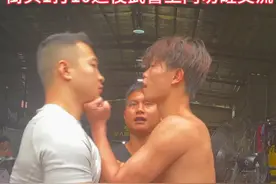 曾街头1打10的退役武警吊打切磋职业选手毛毛，他俩来一场肯定很精彩#格斗 #自由搏击