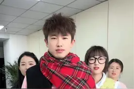 普通话哪里最标准？#办公室游戏 #万万没想到 #趣味游戏 #科普一下视频封面