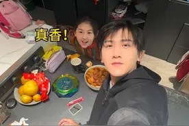 给你们介绍一下我哥新人设：霸道总裁之宠妹狂魔！视频封面