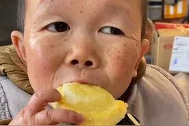 糯米糍粑，一口咬下去满满的幸福感#吴康 #农村生活 #糯米糍粑视频封面