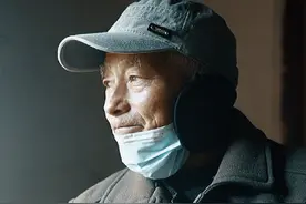 住在山里 即便是一个人，也能感受到劳动带来的快乐！视频封面