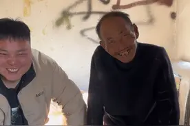 今天重新去给四河大爷送下床垫，床被。四河问结婚的是不是之前和他相亲那个大姐，对她依旧还是念念不忘。#农村生活 #社会百态 #正能量 #四河大爷视频封面