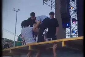 邓典果真陷进去了！ #邓典果新专我陷进去了#邓典果武侯区三娃儿#邓典果 #说唱