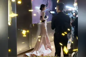 #虞书欣 今天的活动生图，谁懂这个身材比例有多绝啊啊！视频封面