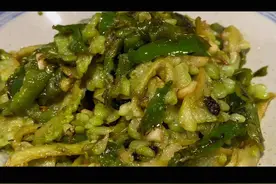 湖南家常下饭菜：擂辣椒炒苦瓜，详细的做法流程很重要，喜欢这道菜的朋友们请仔细看好啦！#湘菜 #美食 #抖音美食推荐官 #苦瓜 #擂辣椒苦瓜