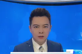 后奶故意将孙子锁在门外后续来了 网友点赞亲爸的处理 墙可以建，但心墙得拆了！#后奶把孙子锁门外亲爸砸门后续#后奶把孙子锁门外亲爸砸门#大v说 #声量计划视频封面