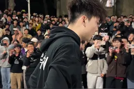 风雪压我两三年 加起来就是五年😭#平常心突袭校园