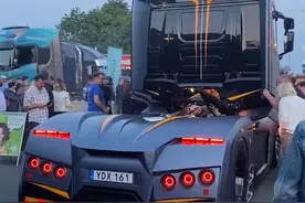 公路之王斯堪尼亚770S跑车型#北欧卡车 #公路之王斯堪尼亚 #这才是男人的玩具 #斯堪尼亚 #卡车 @热门音乐🔥 @热门 @斯堪尼亚中国 @抖音短视频