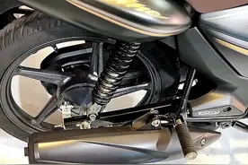 本田新款摩托125，售7500元，省油耐用，续航700公里 #摩托车视频封面