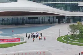 众领导莅临指导，终于迎来了上级医院…四川省人民医院视频封面