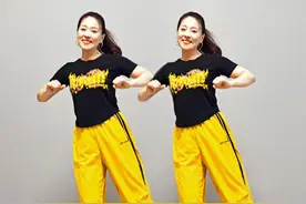 风儿轻轻的吹花儿含羞的忧郁#简单好学的舞 #广场舞dou起来