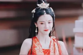 姐的生活我的梦，爱的小说统统买下版权🫰#张芷溪 #张芷溪又又又买版权了 @DOU+上热门视频封面