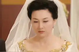 "以前总以为世间最美好的是相遇，后来才明白，其实最难的是重逢"   cp向无责任yy，如有雷同纯属巧合😜😜#爱在何方#池英善#韩惠淑