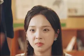 女人初次斗地主抓到四个炸弹，立即意识到有人做局了 #利刃玫瑰